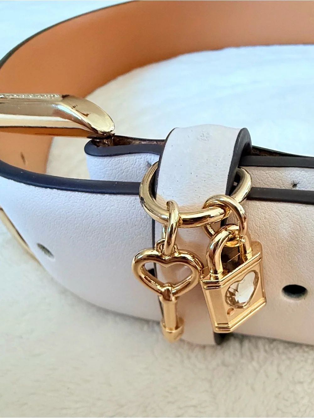 New Kate Spade Cream Leather Belt with Gold Lock & Key Charm - Size Medium (NWT)